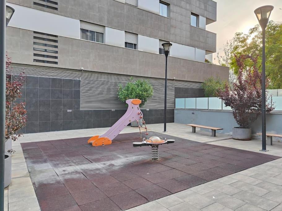 סנט אדריה דה בסוס Cozy Apartment Forum Beach מראה חיצוני תמונה