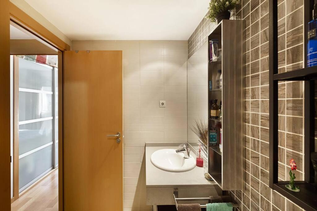 סנט אדריה דה בסוס Cozy Apartment Forum Beach מראה חיצוני תמונה
